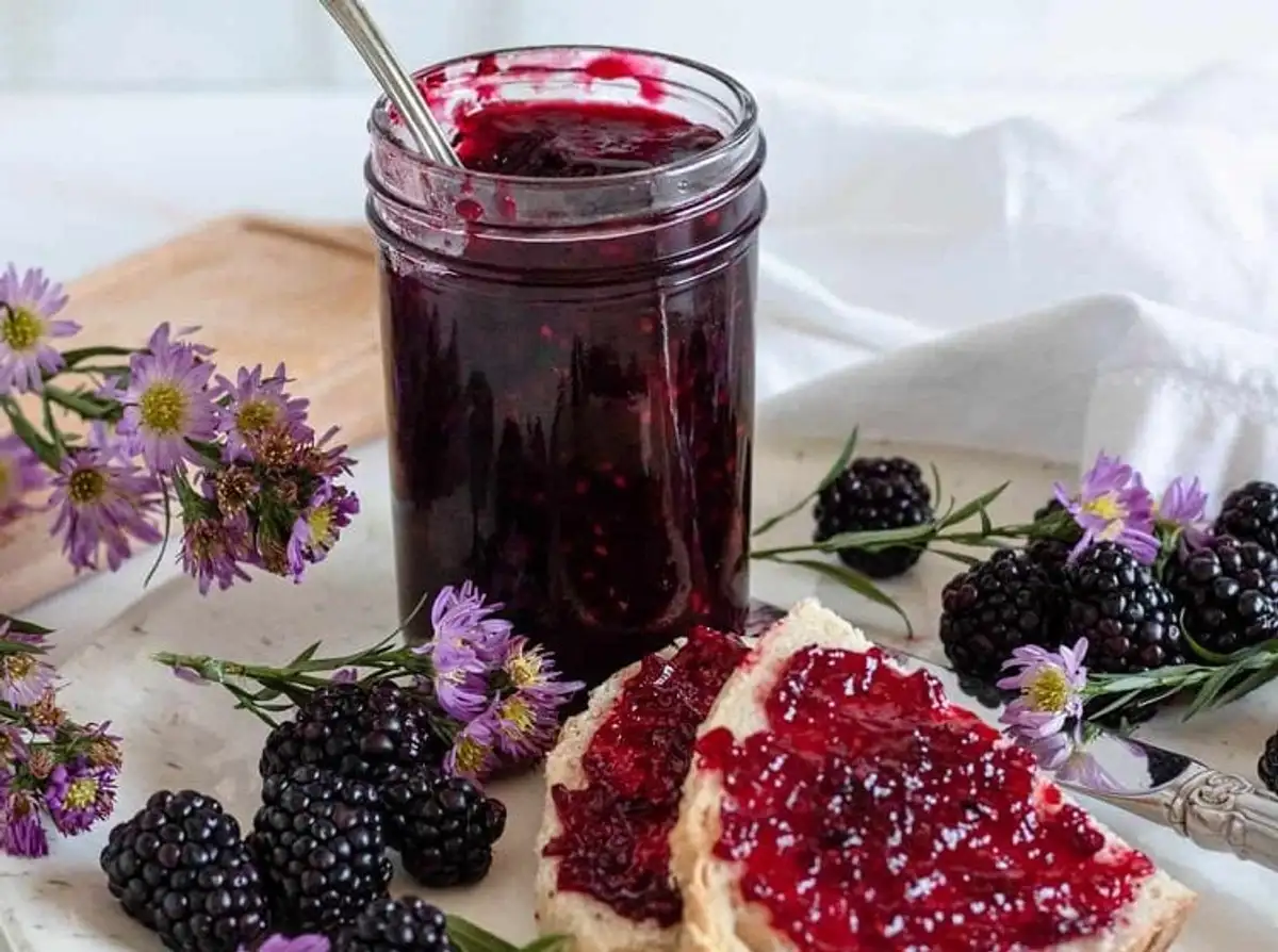 3 Ingredient Wild Blackberry Jam Recipe: So Delicious!