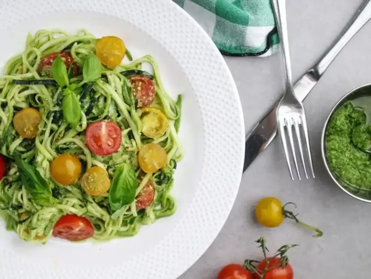 You Won't Believe How Easy And Delicious This Raw Zucchini Spaghetti Recipe Is!